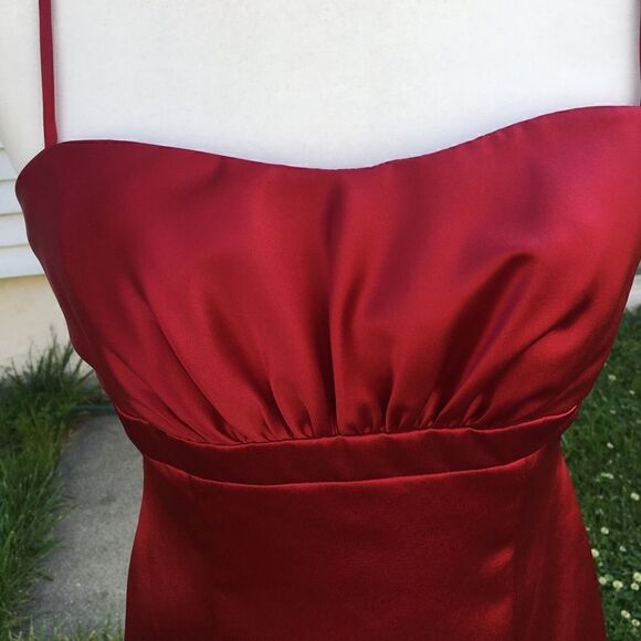 David’s Bridal Silky Red dress - Picture 7 of 8